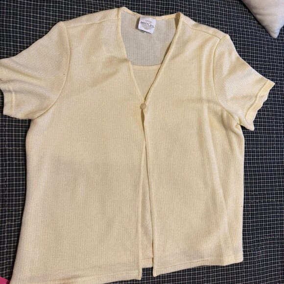 Vintage Top Bundle 5/$25 - Picture 2 of 5